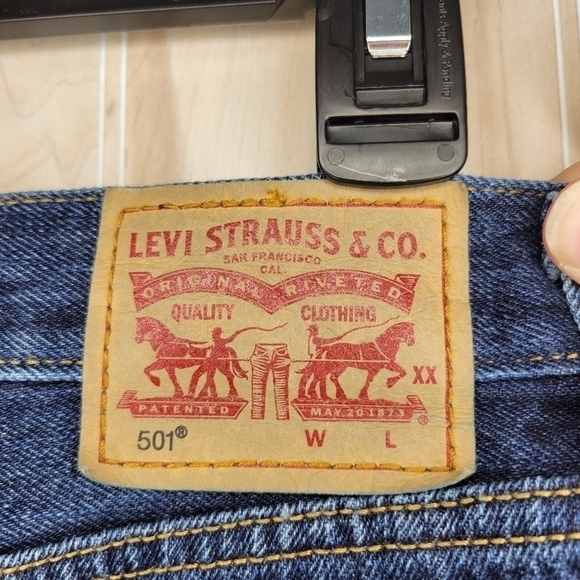Levi Strauss Co Levi’s 501 Button-Fly Denim Cutoff Shorts Sz 32” - Picture 3 of 8